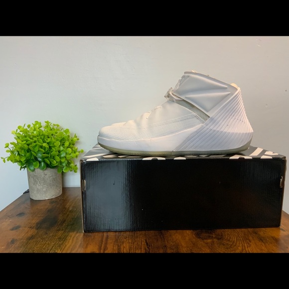 Jordan Why Not Zer0.1 Triple White Size 10 - Picture 3 of 8